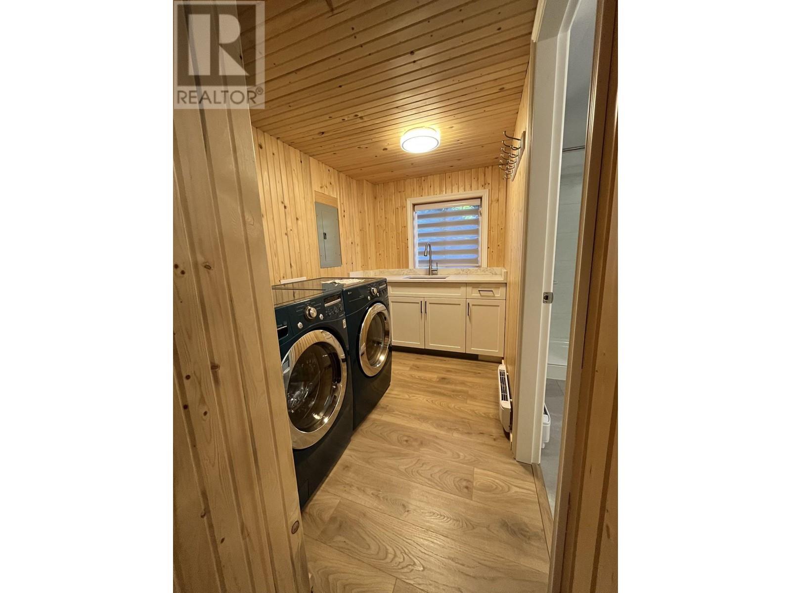 12881 Sunshine Coast Highway, Madeira Park, British Columbia  V0N 2H1 - Photo 23 - R2916924