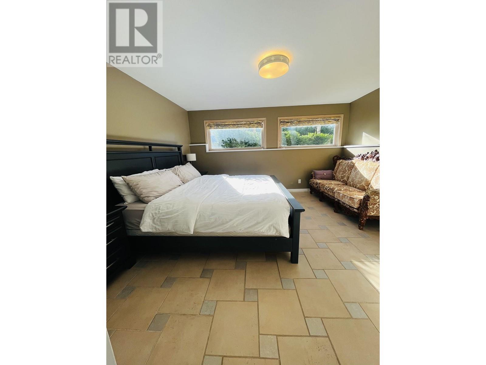 12881 Sunshine Coast Highway, Madeira Park, British Columbia  V0N 2H1 - Photo 16 - R2916924