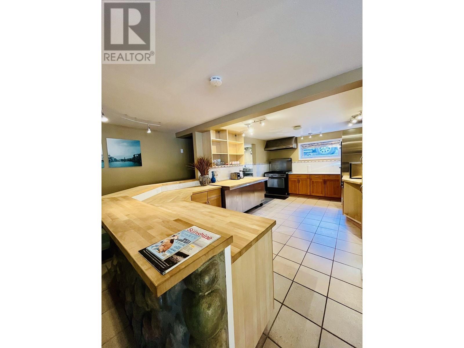 12881 Sunshine Coast Highway, Madeira Park, British Columbia  V0N 2H1 - Photo 19 - R2916924