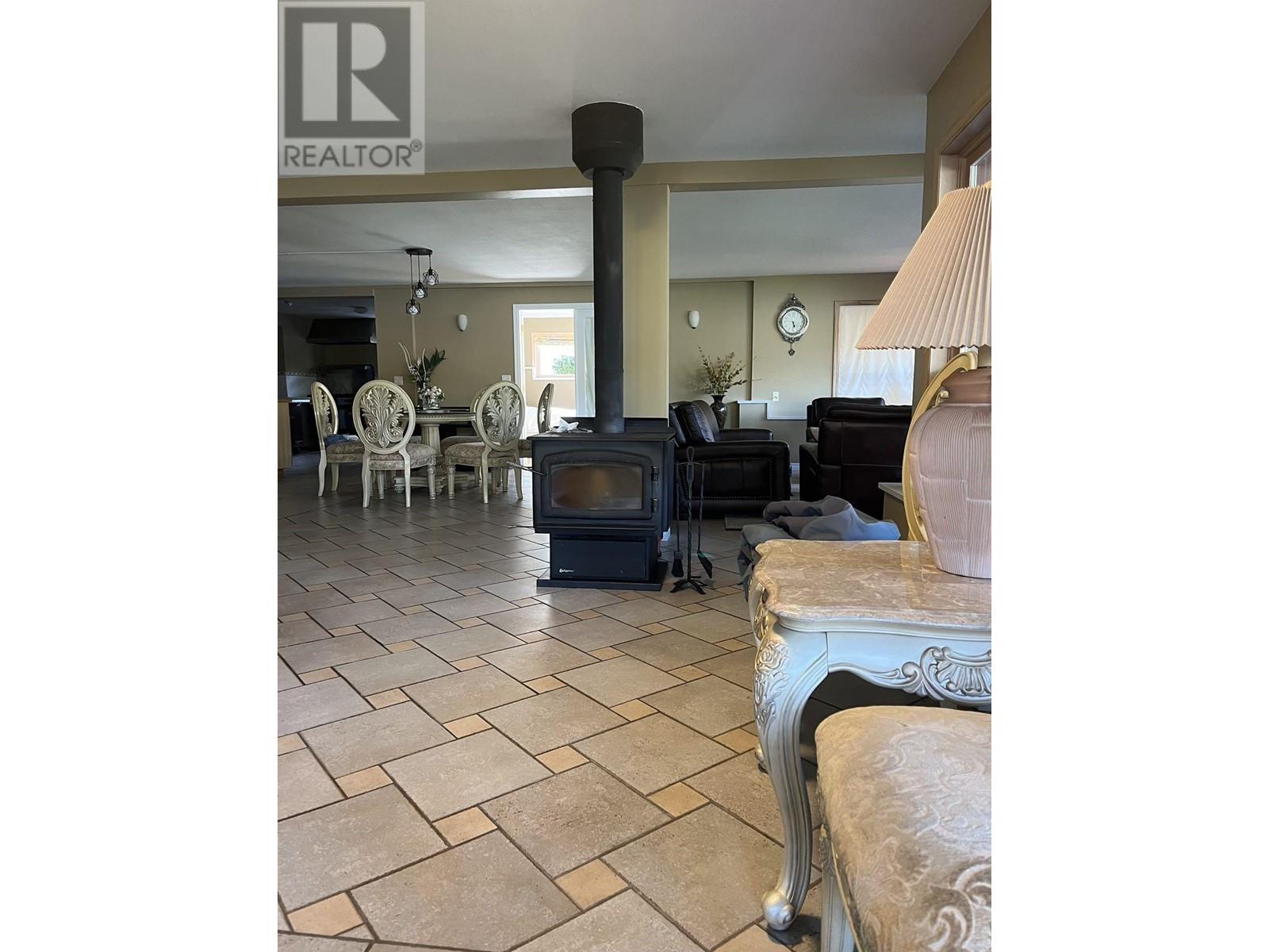 12881 Sunshine Coast Highway, Madeira Park, British Columbia  V0N 2H1 - Photo 13 - R2916924