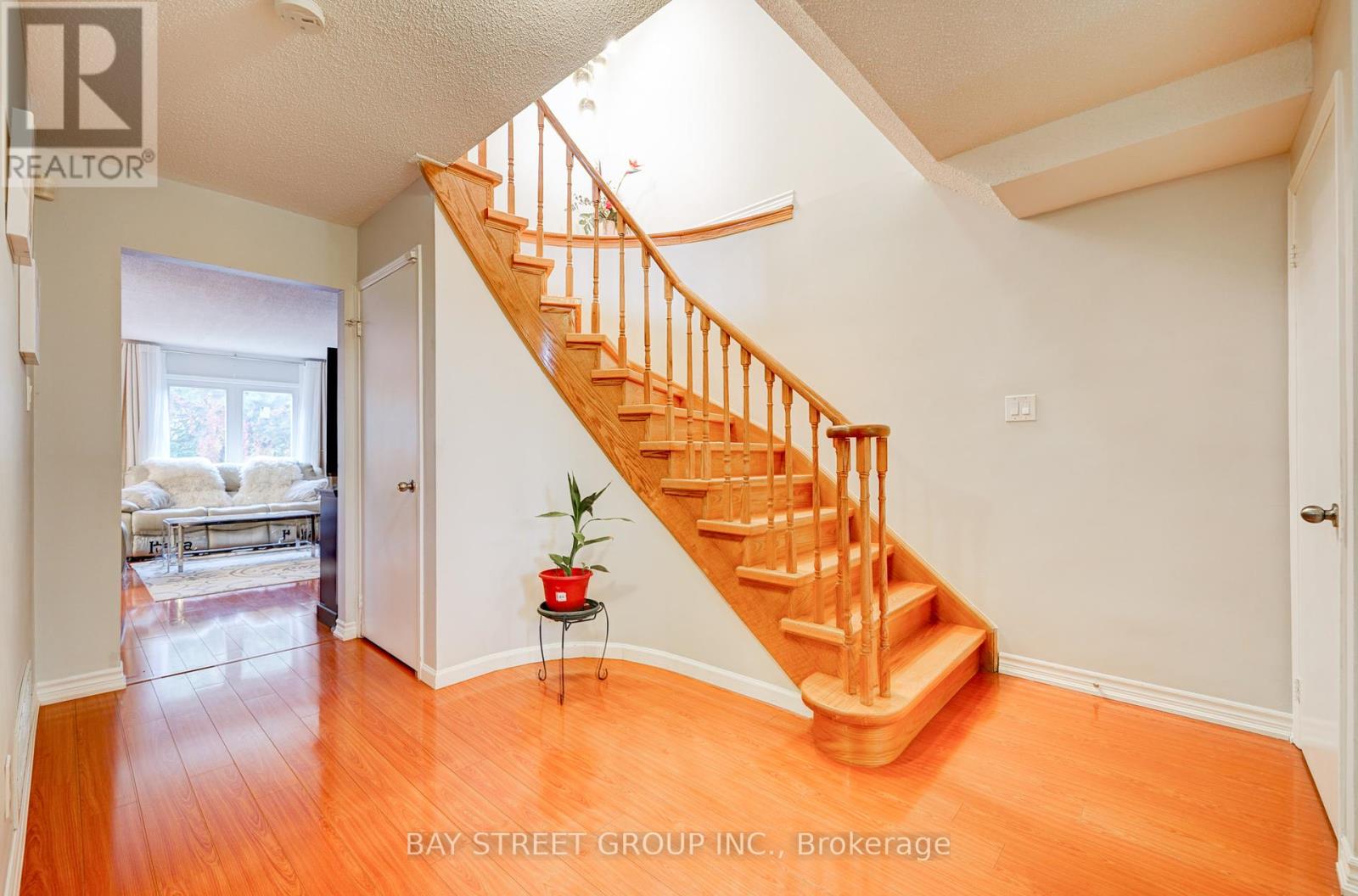 Upper - 52 Lansbury Drive, Toronto (Agincourt North), Ontario  M1V 3H6 - Photo 4 - E9264841