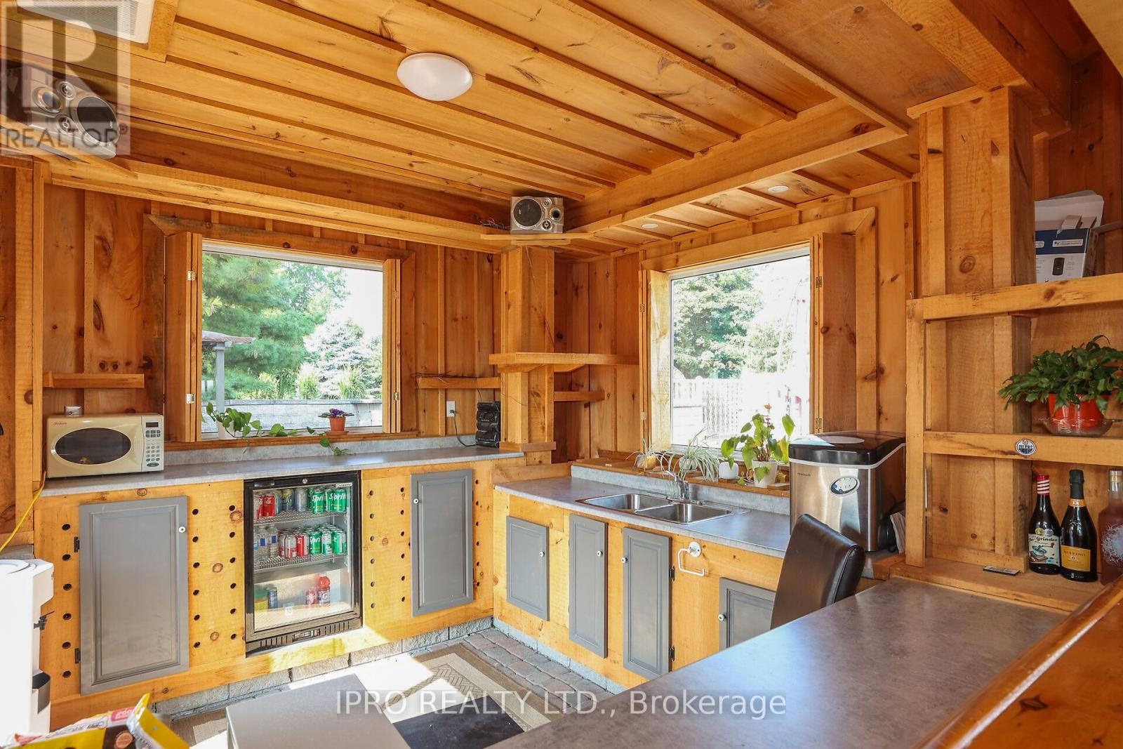 1027 Niagara Stone Road, Niagara-On-The-Lake, Ontario  L0S 1J0 - Photo 17 - X9264852