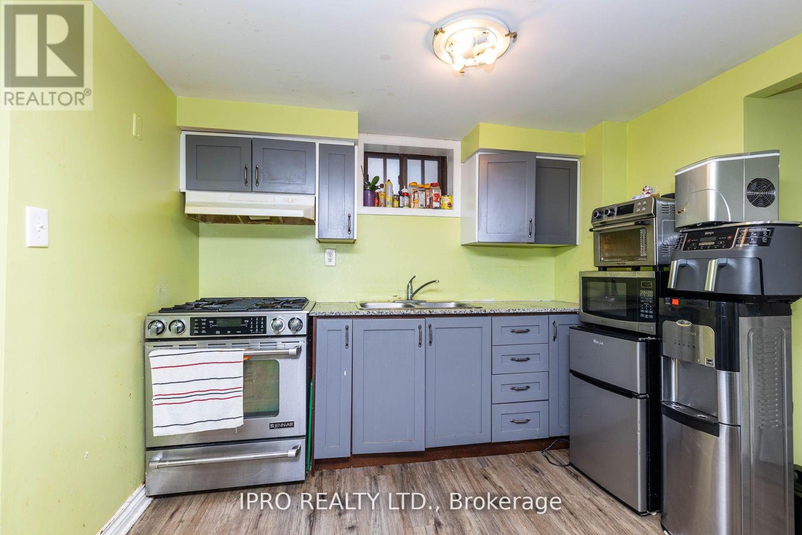 28 Gravenhurst Avenue, Toronto, Ontario  M3L 1M1 - Photo 32 - W9265077