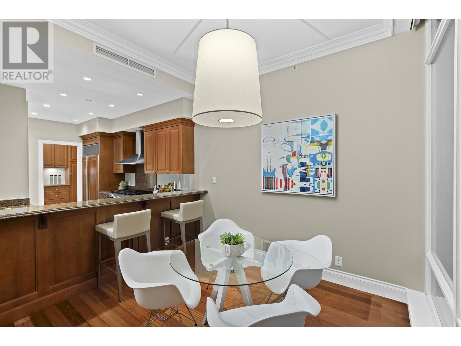 Listing Picture 12 of 40 : 2002 1515 HOMER MEWS, Vancouver / 溫哥華 - 魯藝地產 Yvonne Lu Group - MLS Medallion Club Member