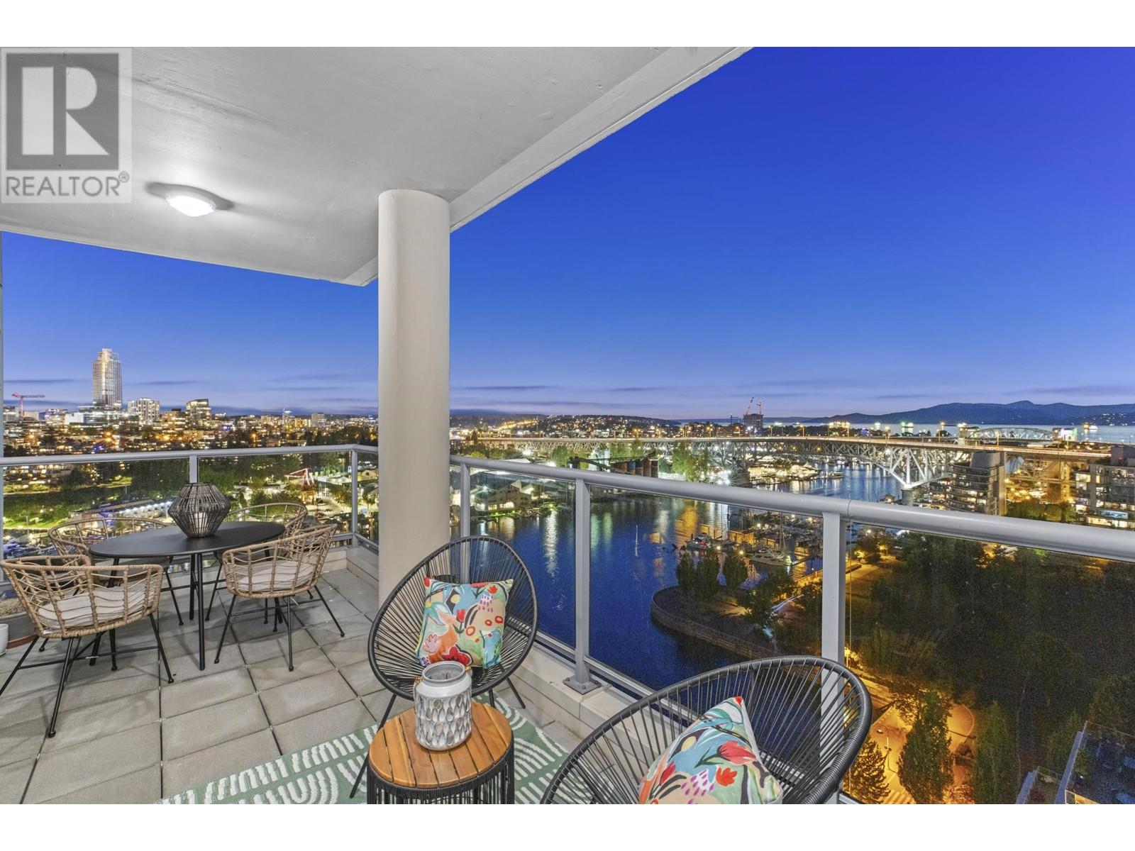 Listing Picture 17 of 40 : 2002 1515 HOMER MEWS, Vancouver / 溫哥華 - 魯藝地產 Yvonne Lu Group - MLS Medallion Club Member