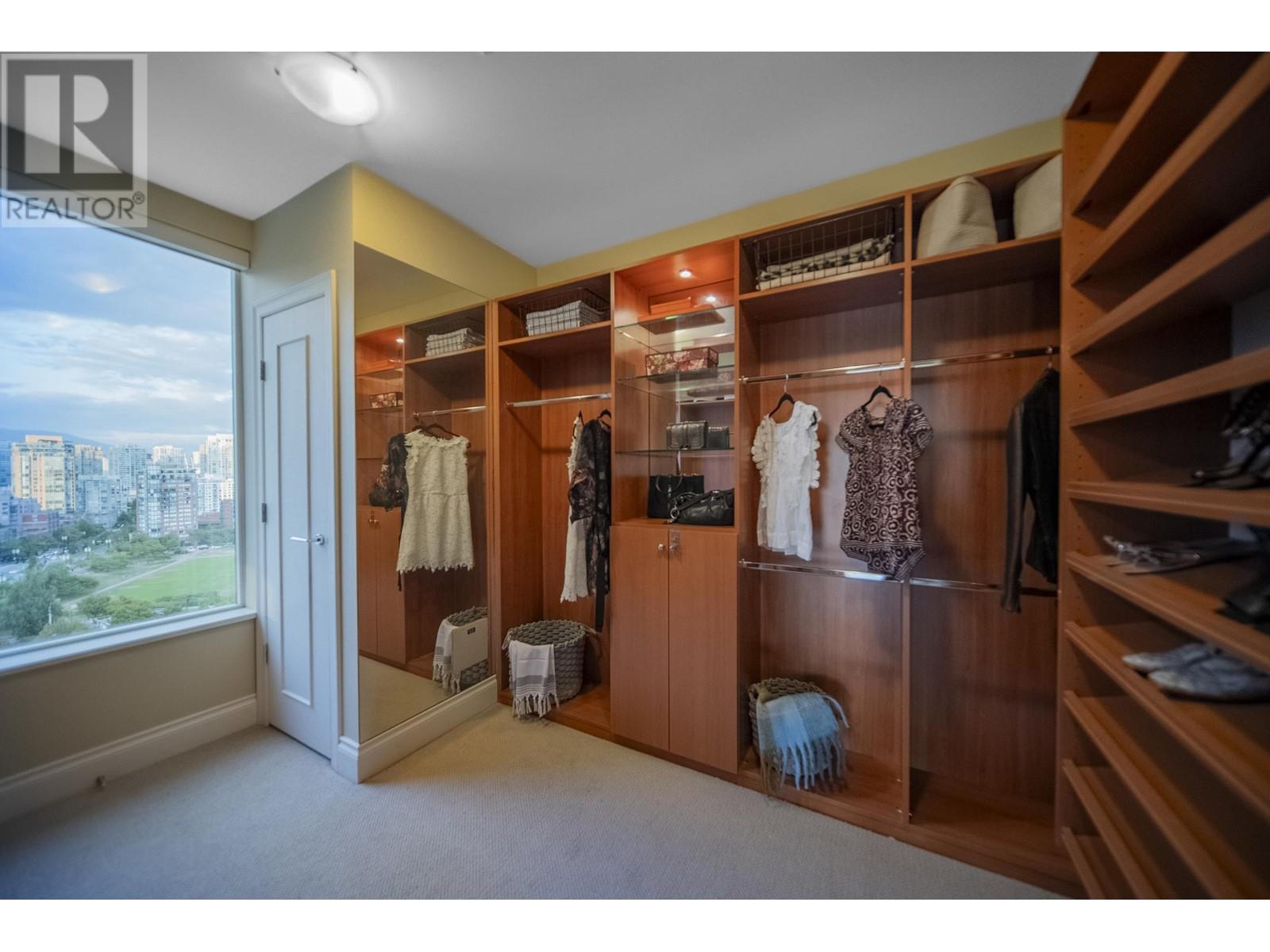 Listing Picture 21 of 40 : 2002 1515 HOMER MEWS, Vancouver / 溫哥華 - 魯藝地產 Yvonne Lu Group - MLS Medallion Club Member