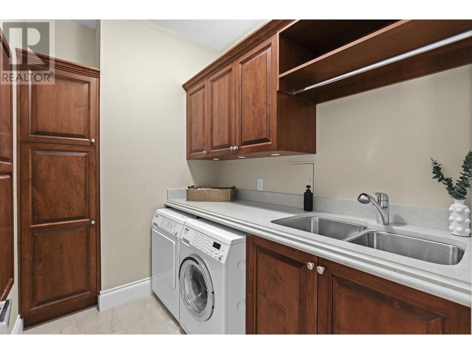 Listing Picture 29 of 40 : 2002 1515 HOMER MEWS, Vancouver / 溫哥華 - 魯藝地產 Yvonne Lu Group - MLS Medallion Club Member