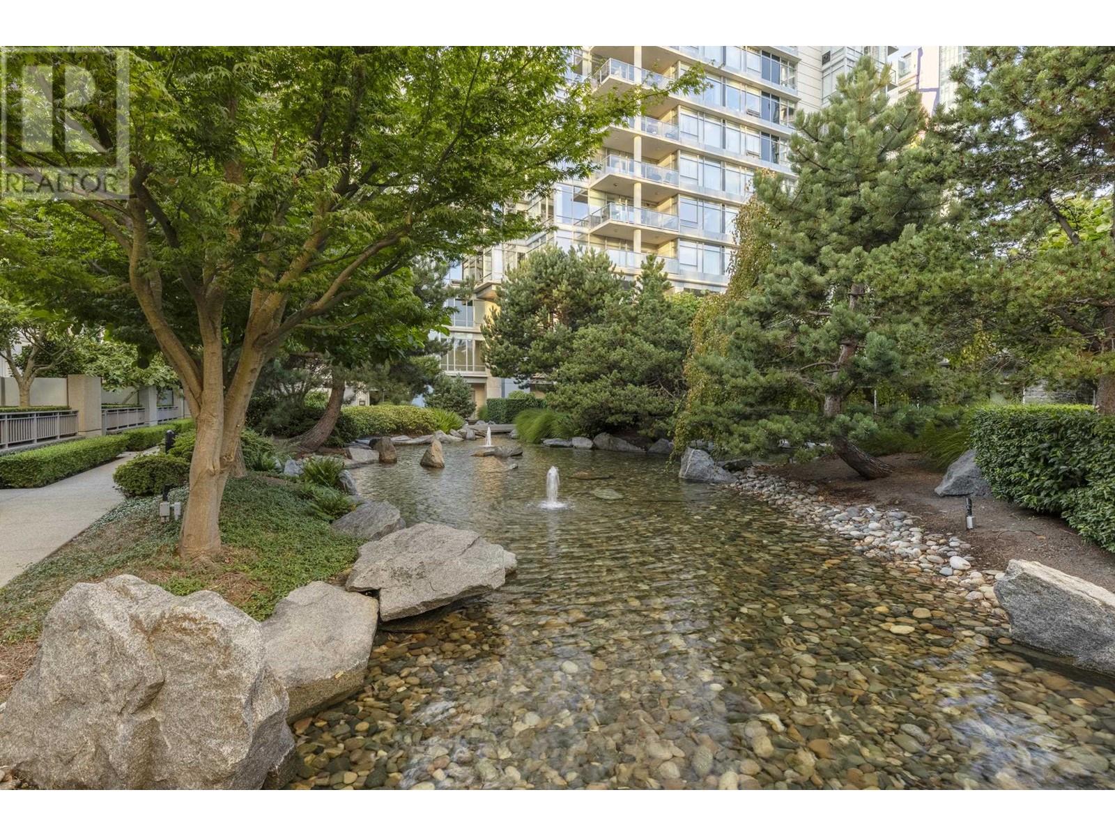 Listing Picture 37 of 40 : 2002 1515 HOMER MEWS, Vancouver / 溫哥華 - 魯藝地產 Yvonne Lu Group - MLS Medallion Club Member