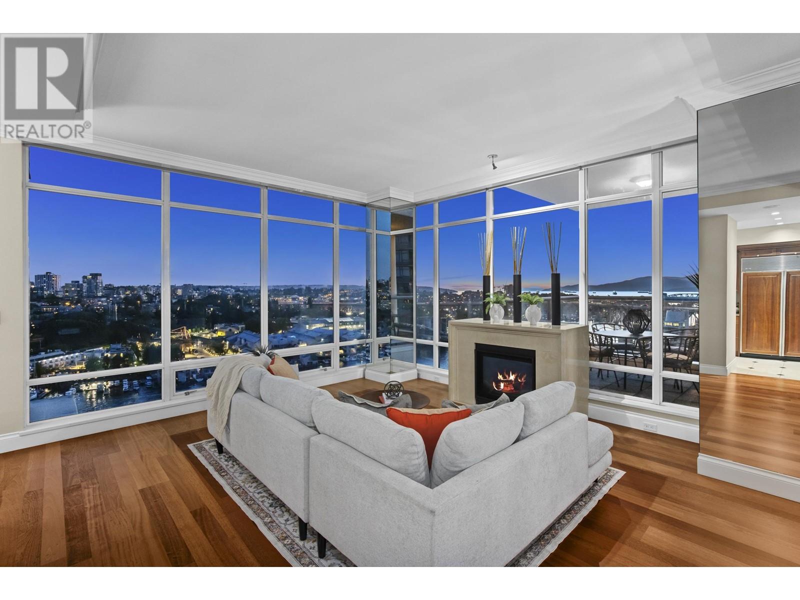 Listing Picture 5 of 40 : 2002 1515 HOMER MEWS, Vancouver / 溫哥華 - 魯藝地產 Yvonne Lu Group - MLS Medallion Club Member