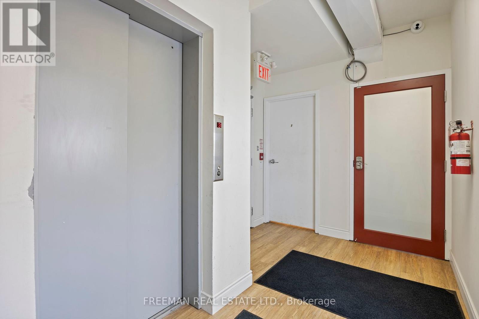 3rd Fl - 252 Carlton Street, Toronto (Cabbagetown-South St. James Town), Ontario  M5A 2L3 - Photo 5 - C9250091