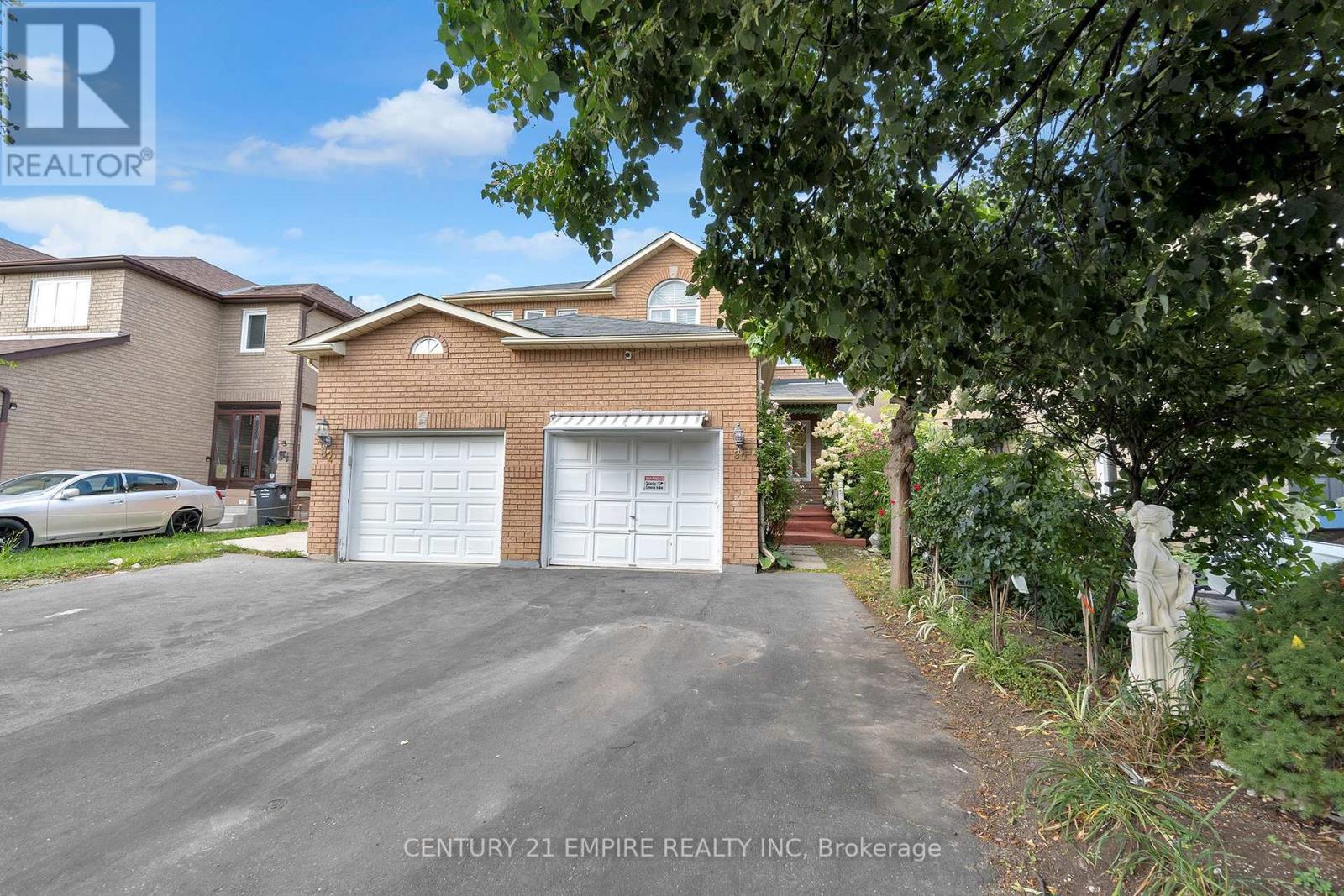 80 Millstone Drive, Brampton (Fletcher's Creek South), Ontario  L6Y 4P9 - Photo 2 - W9265540