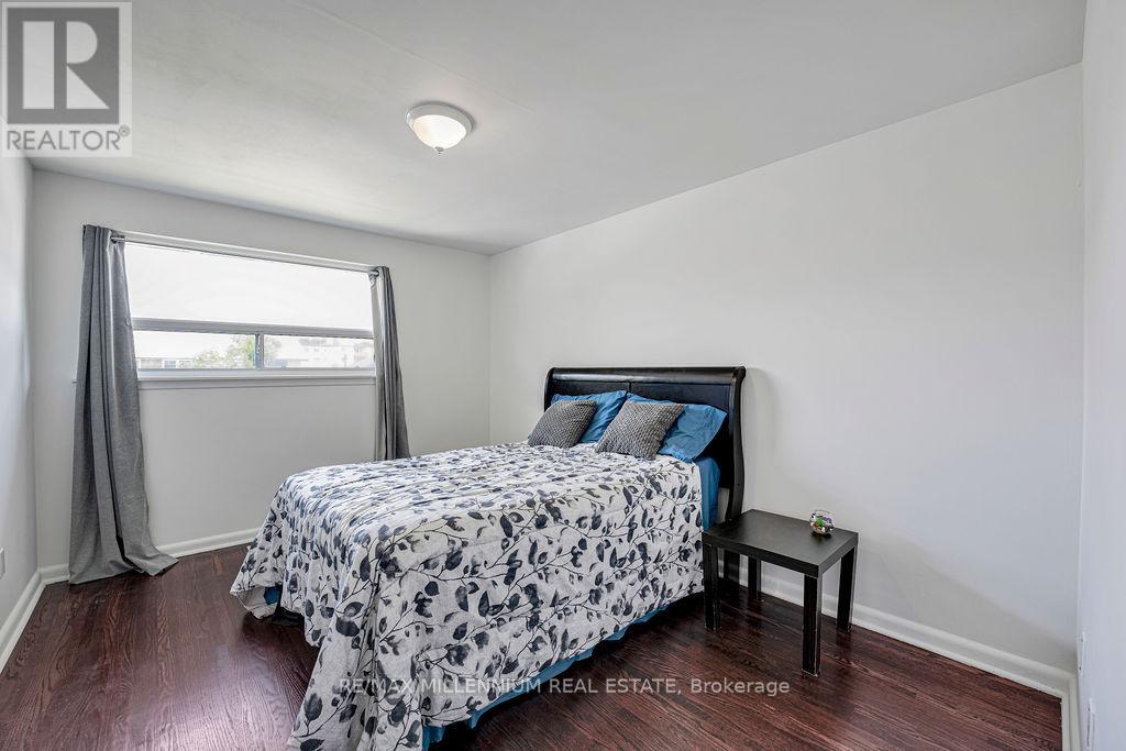 40 Radwinter Drive, Toronto (Thistletown-Beaumonde Heights), Ontario  M9V 1P8 - Photo 15 - W9265556