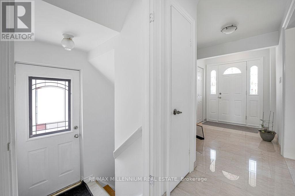 40 Radwinter Drive, Toronto (Thistletown-Beaumonde Heights), Ontario  M9V 1P8 - Photo 22 - W9265556