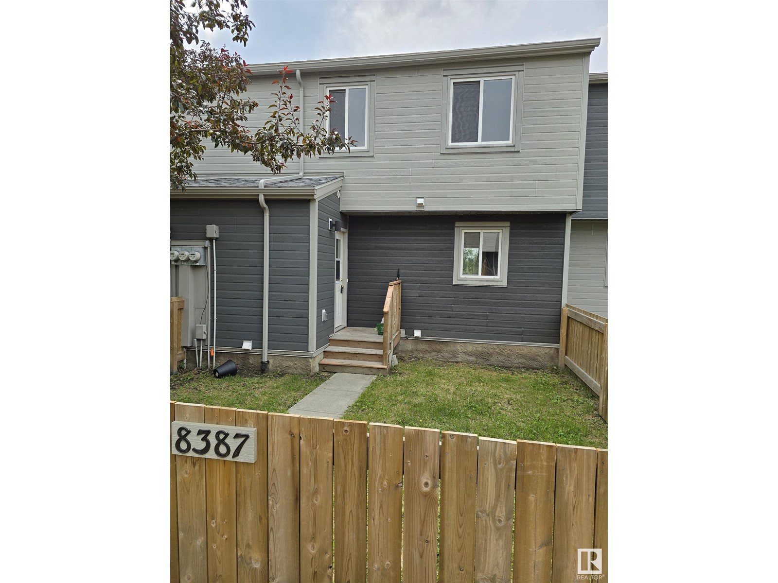 8269 29 AV NW, edmonton, Alberta