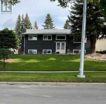 4924 40 Avenue Nw, Calgary, Alberta  T3A 2P1 - Photo 1 - A2130301