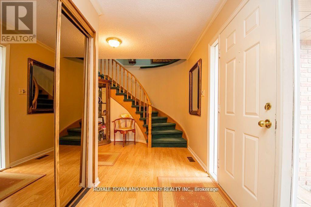 18 Corneil Street, Kawartha Lakes (Lindsay), Ontario  K9V 5T4 - Photo 3 - X9265808