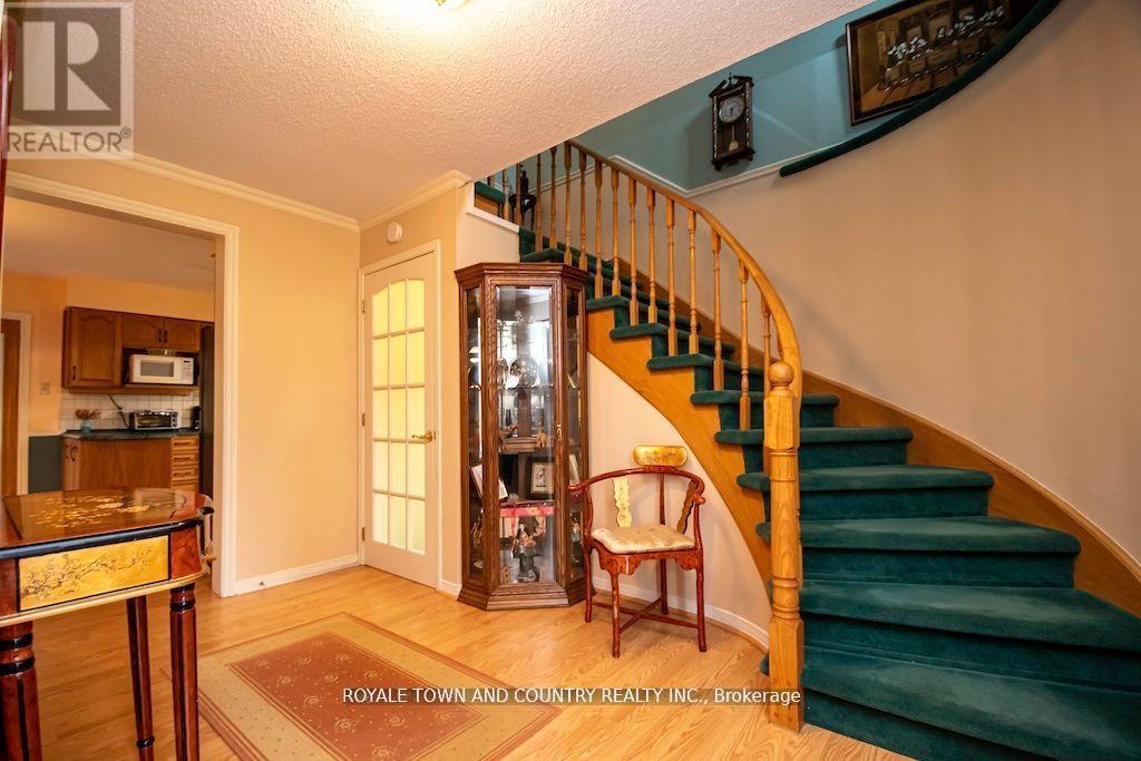 18 Corneil Street, Kawartha Lakes, Ontario  K9V 5T4 - Photo 4 - X9265808