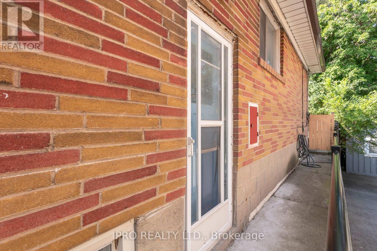 90 Stephen Drive, Toronto (Stonegate-Queensway), Ontario  M8Y 3N3 - Photo 29 - W9265820