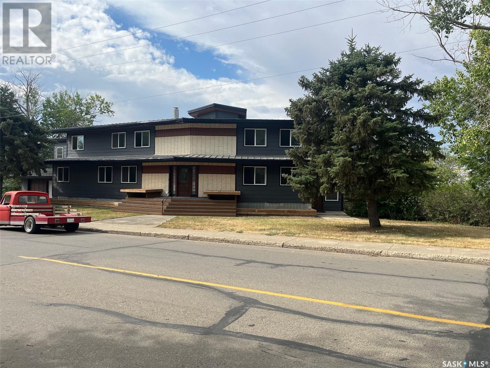 1130 Valley STREET, estevan, Saskatchewan