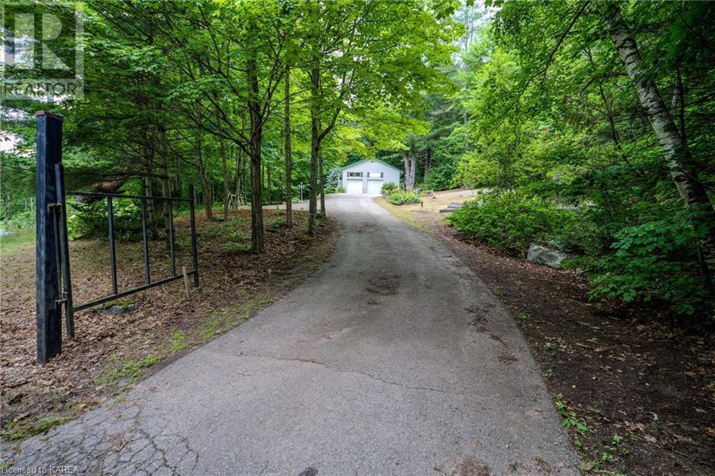 224 Lower Oak Leaf Road, Lyndhurst, Ontario  K0E 1N0 - Photo 7 - 40625853