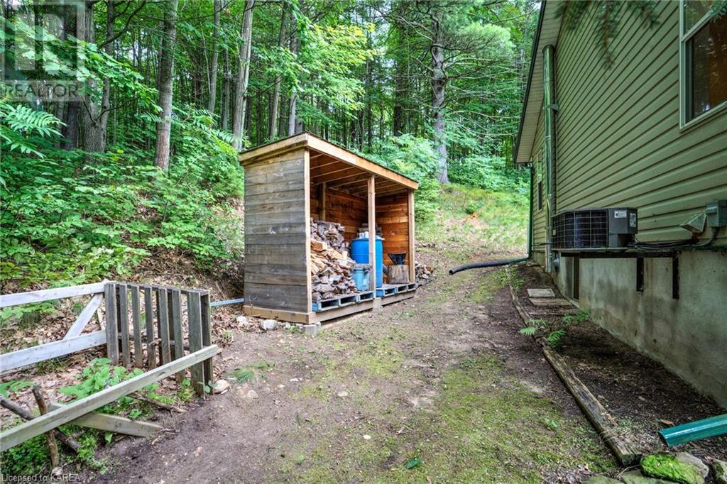 224 Lower Oak Leaf Road, Lyndhurst, Ontario  K0E 1N0 - Photo 16 - 40625853