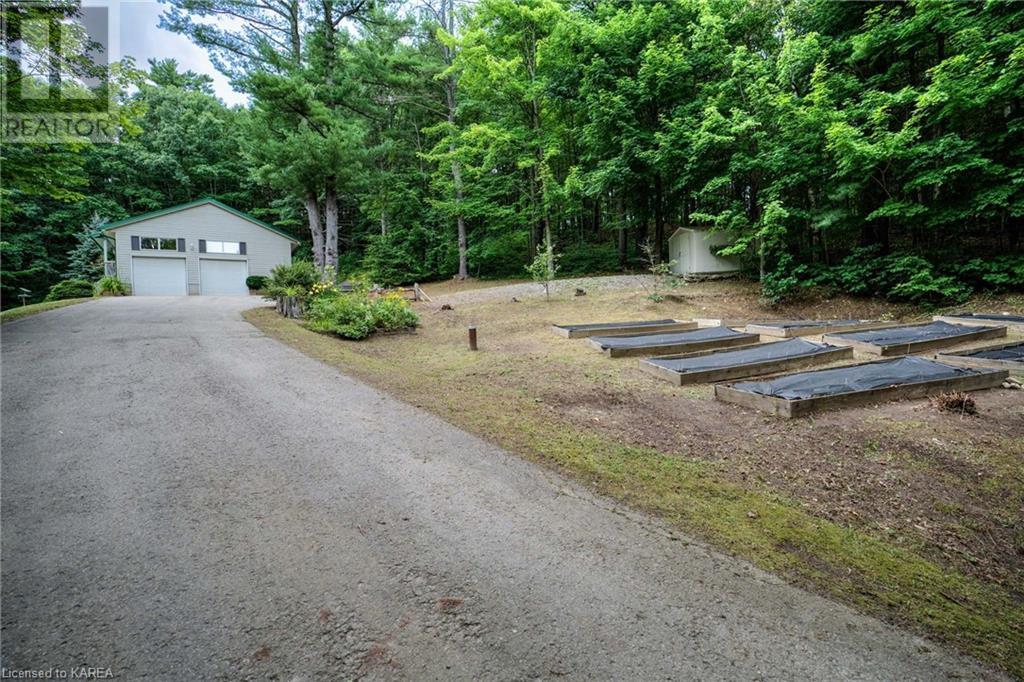 224 Lower Oak Leaf Road, Lyndhurst, Ontario  K0E 1N0 - Photo 8 - 40625853