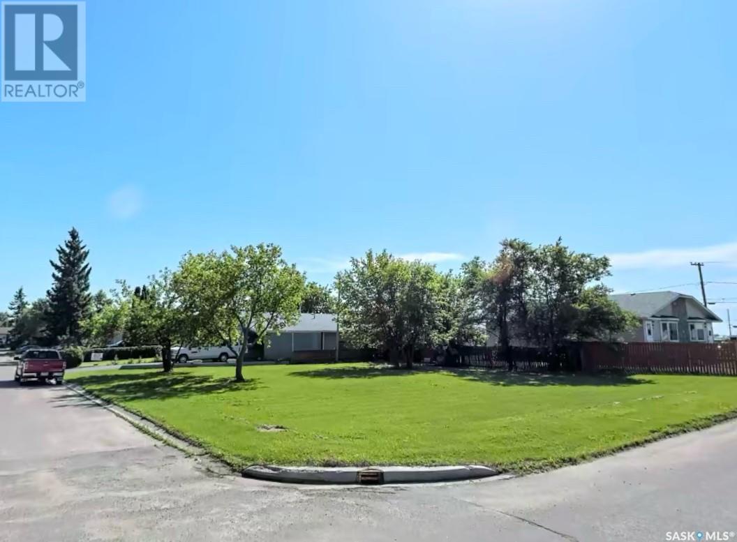 301 8th STREET W, meadow lake, Saskatchewan