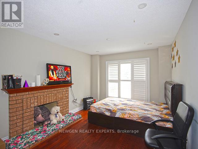 109 Mountainash Road, Brampton (Sandringham-Wellington), Ontario  L6R 1H7 - Photo 13 - W9266398