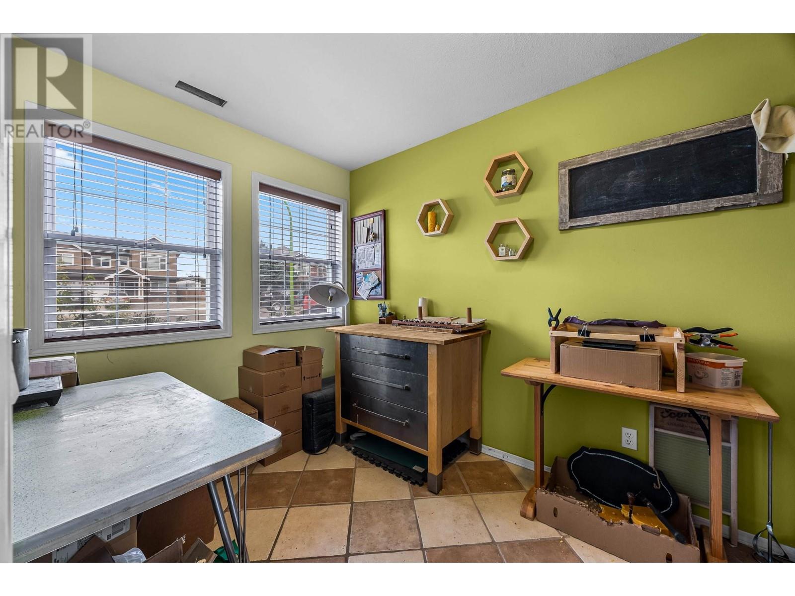 2960 Mclean Place, Merritt, British Columbia  V1K 1G4 - Photo 17 - 180507