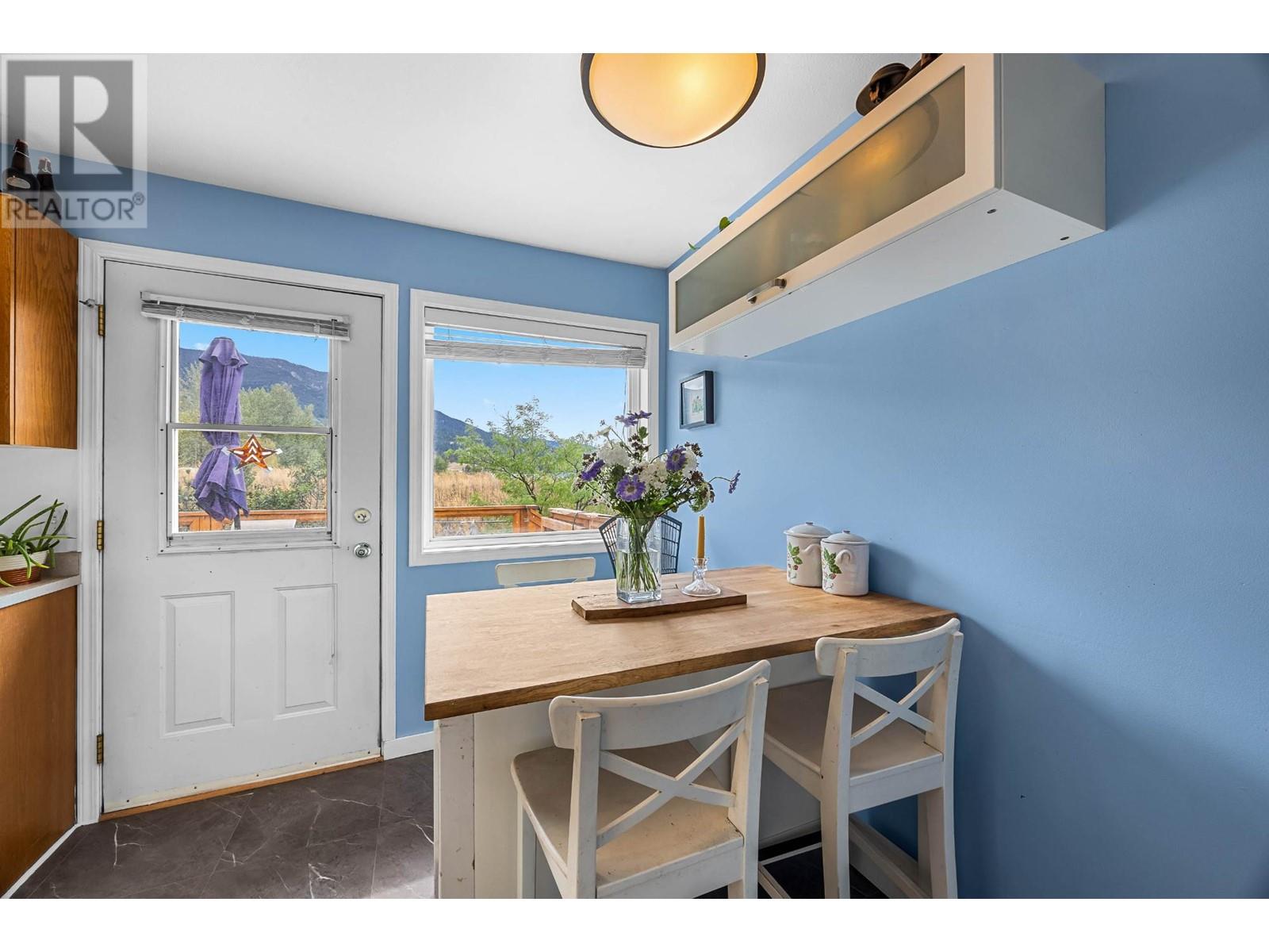 2960 Mclean Place, Merritt, British Columbia  V1K 1G4 - Photo 6 - 180507