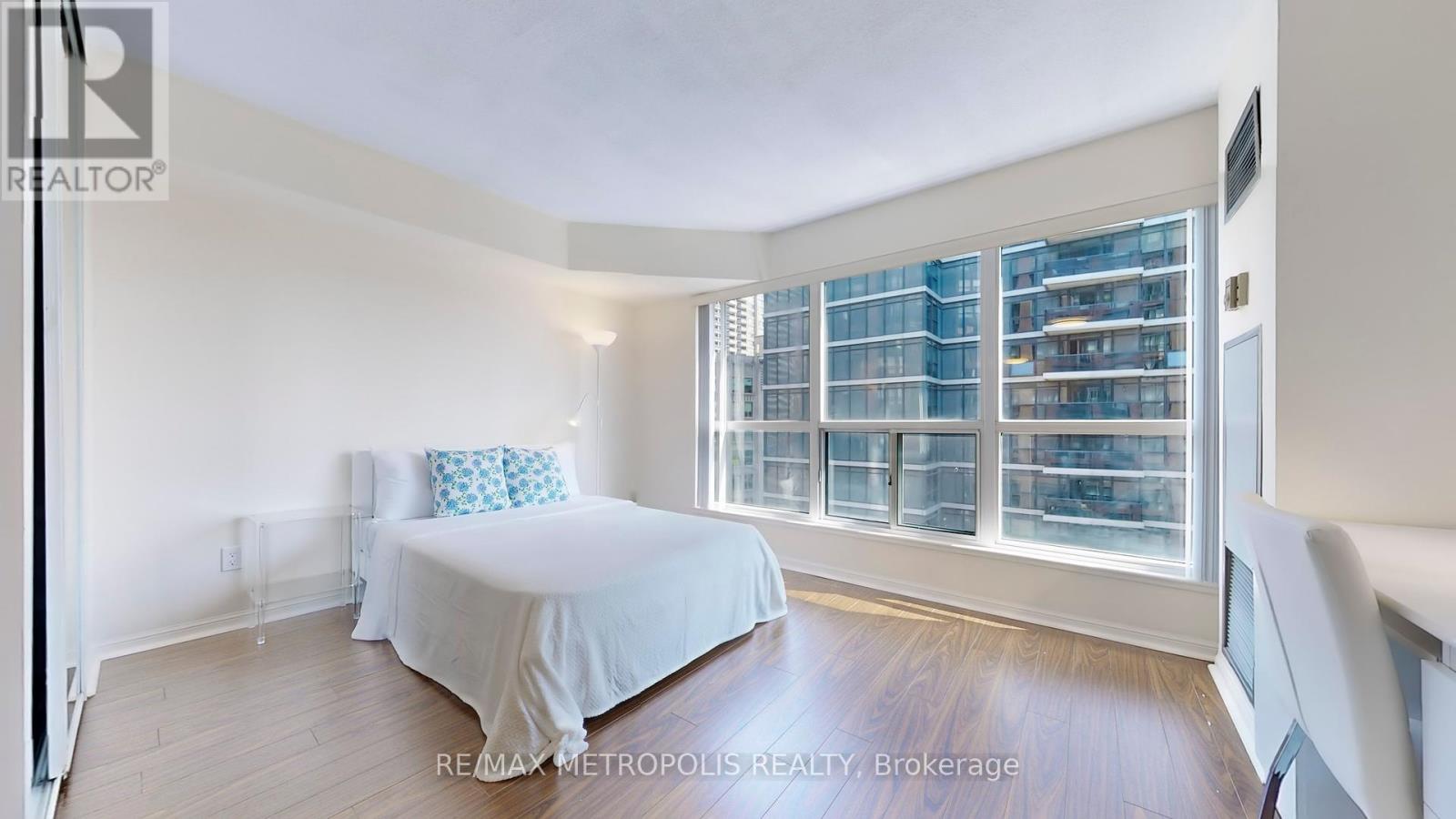 1002 - 7 Carlton Street, Toronto, Ontario  M5B 2M3 - Photo 6 - C9266455