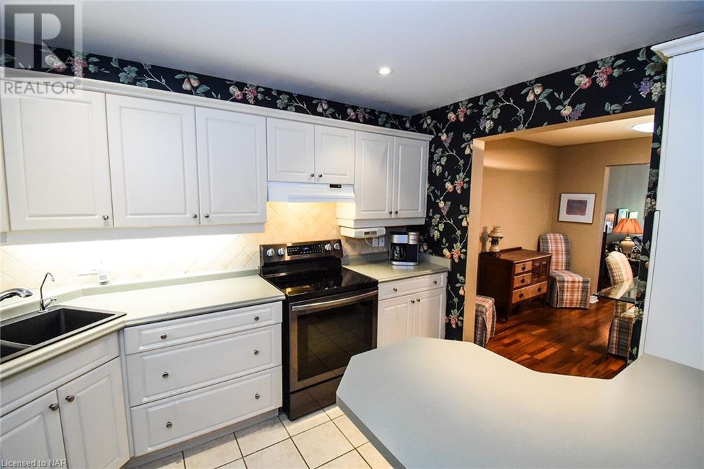 32 Stonegate Place, Fonthill, Ontario  L0S 1E3 - Photo 12 - 40637098