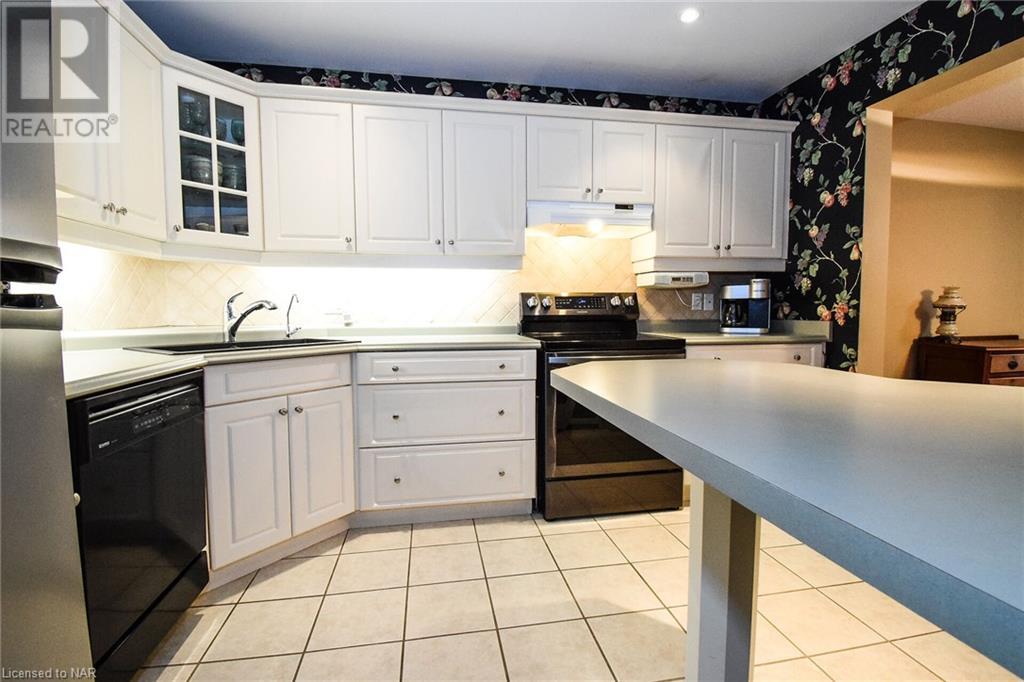 32 Stonegate Place, Fonthill, Ontario  L0S 1E3 - Photo 11 - 40637098