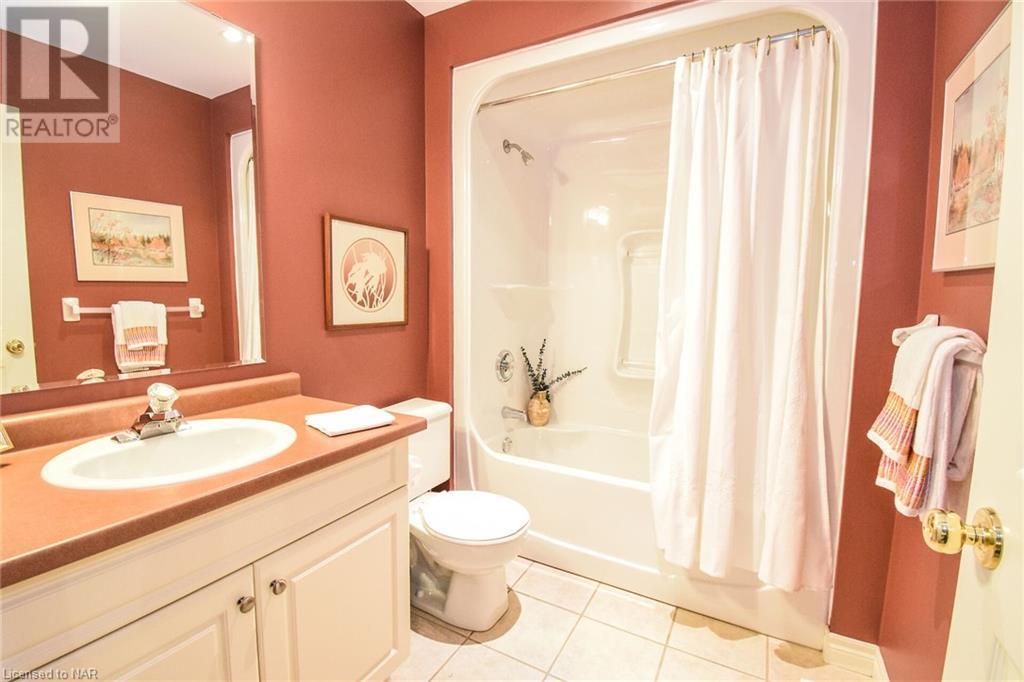 32 Stonegate Place, Fonthill, Ontario  L0S 1E3 - Photo 9 - 40637098