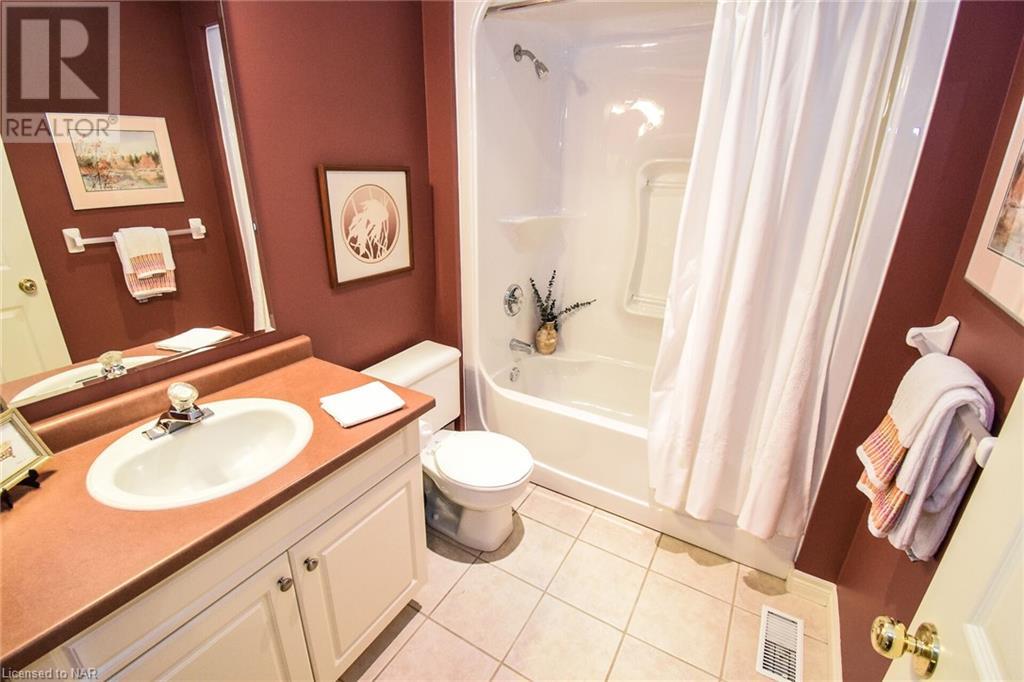 32 Stonegate Place, Fonthill, Ontario  L0S 1E3 - Photo 10 - 40637098