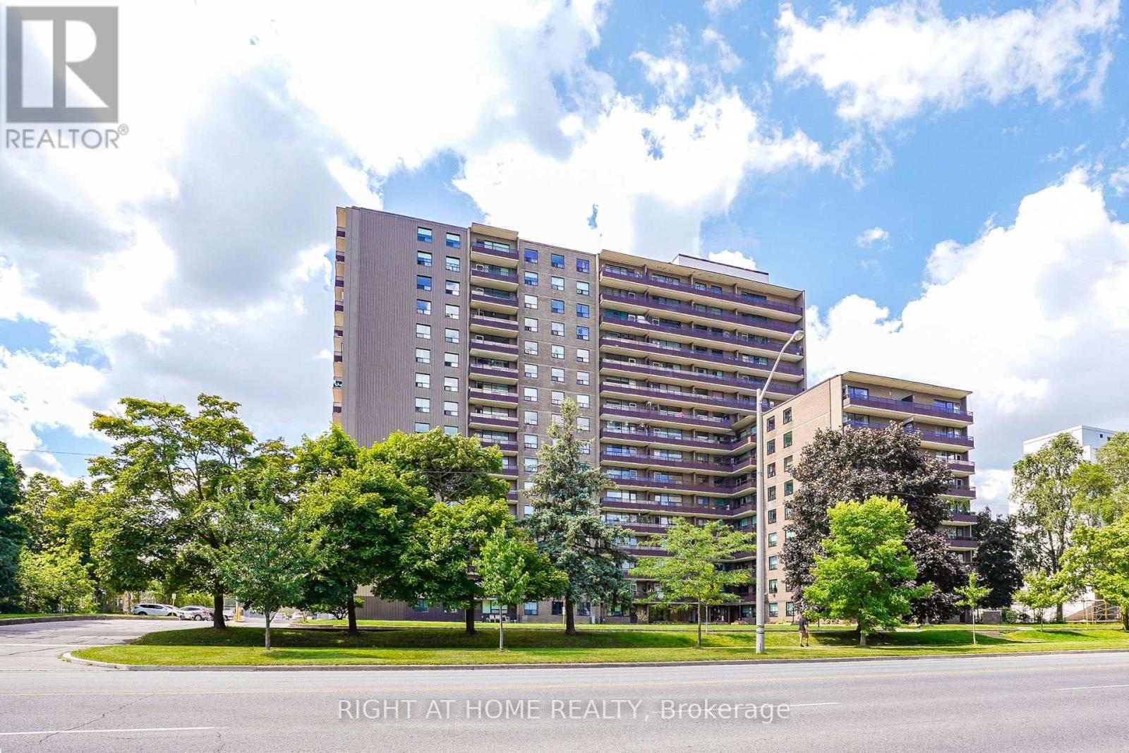 804 - 180 Markham Road E, Toronto (Scarborough Village), Ontario  M1M 2Z9 - Photo 1 - E9266568