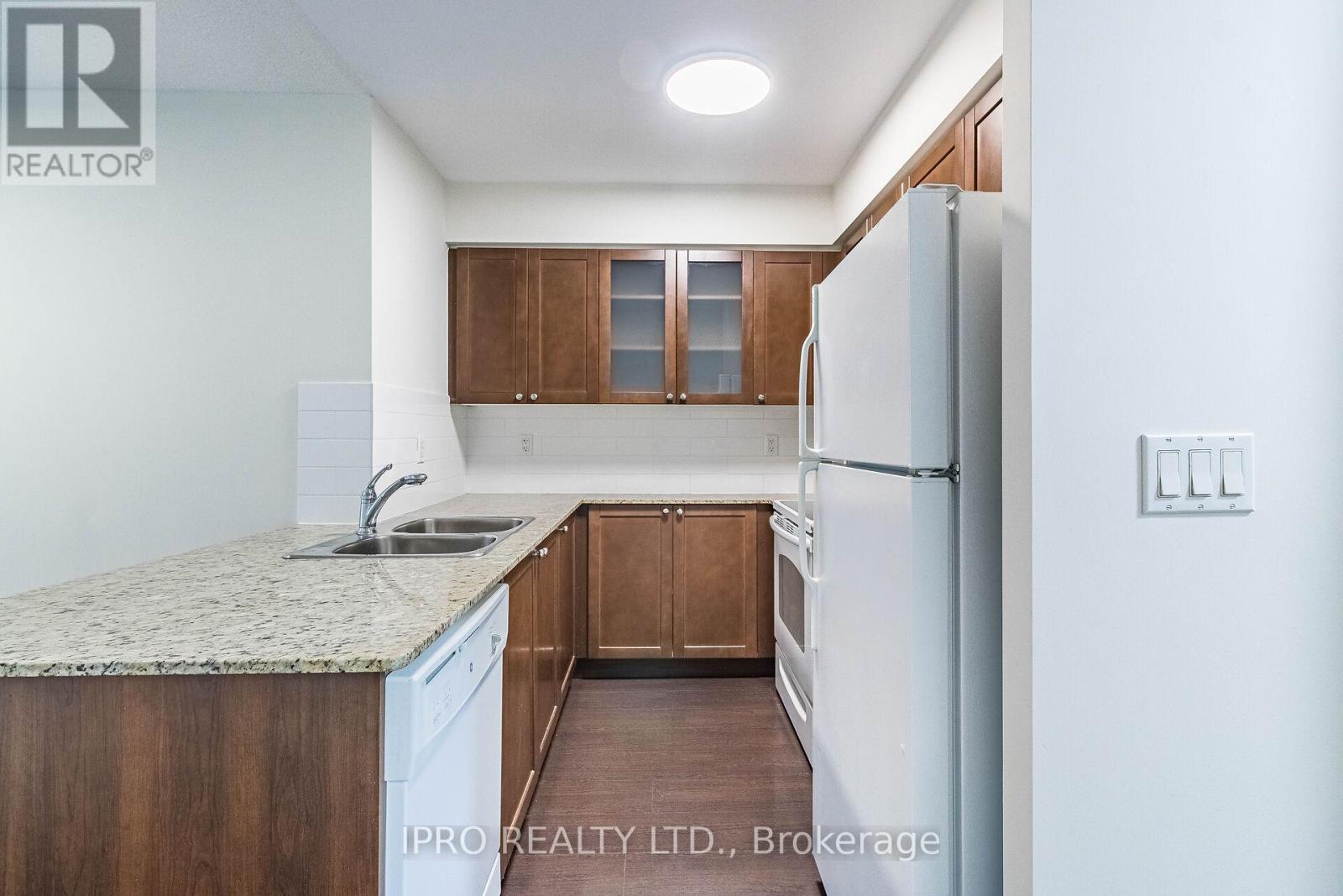 2401 - 761 Bay Street, Toronto, Ontario  M5C 2R2 - Photo 12 - C9266967