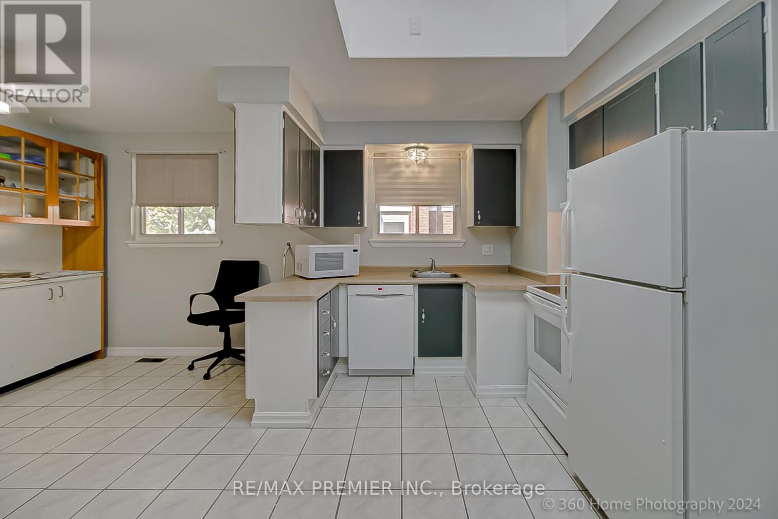 151 Clements Road E, Ajax (South East), Ontario  L1S 1L9 - Photo 6 - E9265193