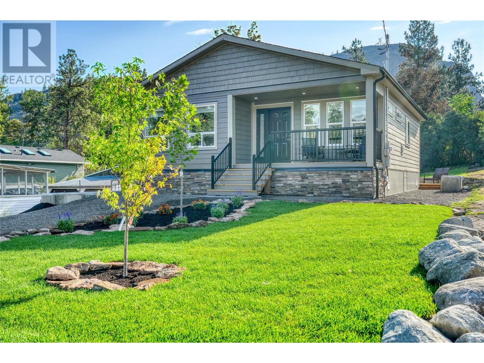 1149 Maple Street, Okanagan Falls, British Columbia  V0H 1R2 - Photo 2 - 10322473