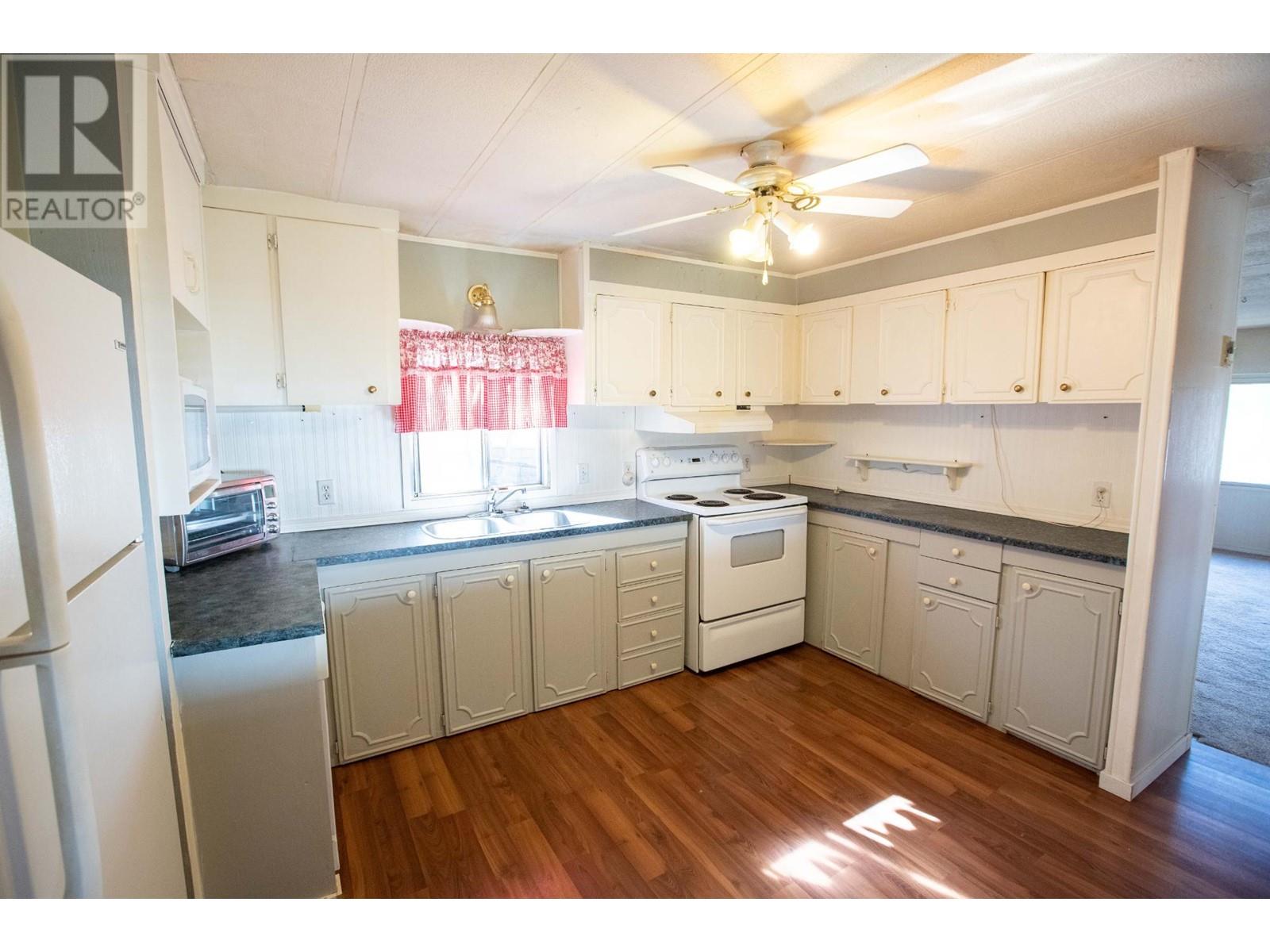 342 Peridot Drive, Logan Lake, British Columbia   - Photo 4 - 180516