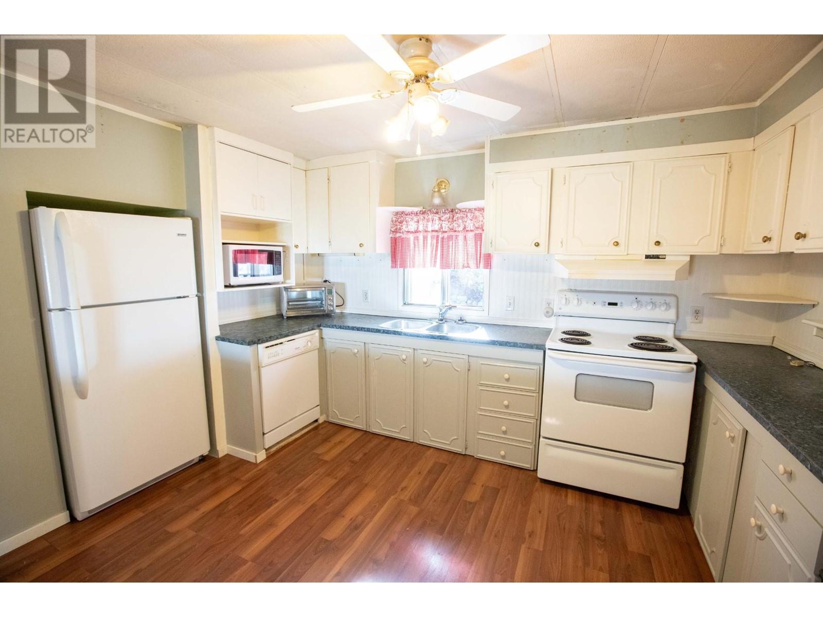 342 Peridot Drive, Logan Lake, British Columbia   - Photo 5 - 180516