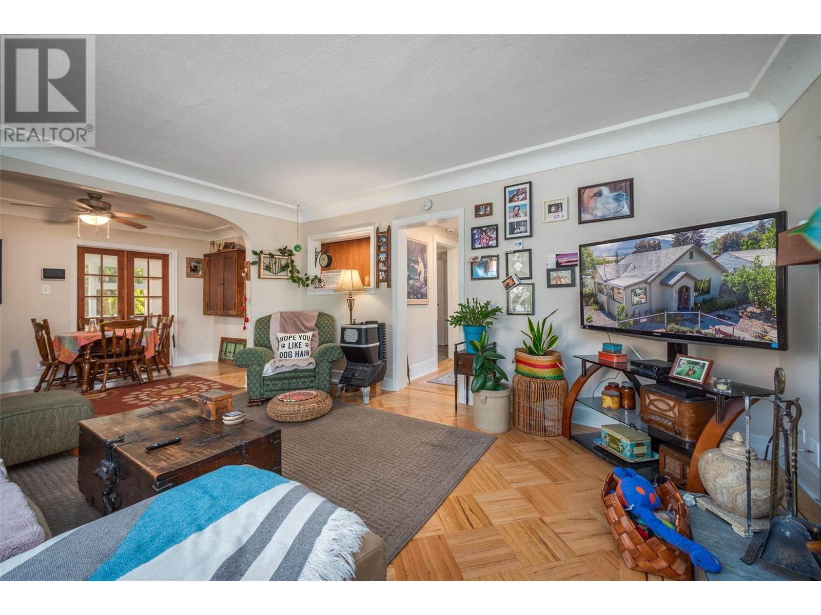 Property at 930 Vernon Avenue image 5