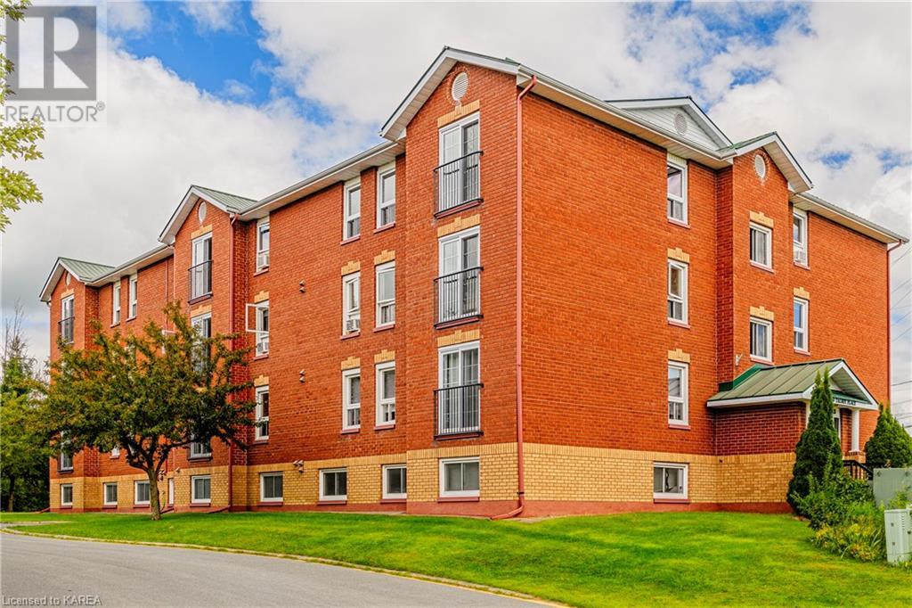 550 TALBOT Place Unit# 104 Gananoque