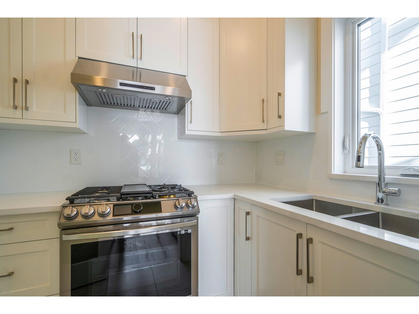 16548 22 Avenue, Surrey, British Columbia  V3Z 0V6 - Photo 13 - R2917835