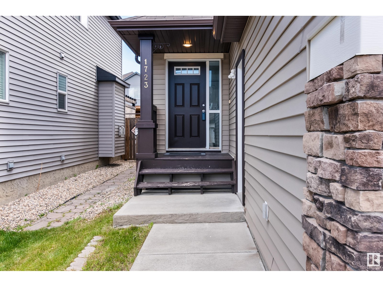 1723 61 St Sw, Edmonton, Alberta  T6X 0W3 - Photo 3 - E4403218