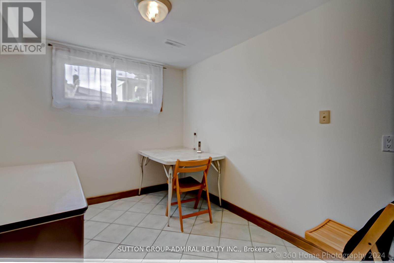 2 Romfield Drive, Toronto, Ontario  M3J 1K1 - Photo 21 - W9267113