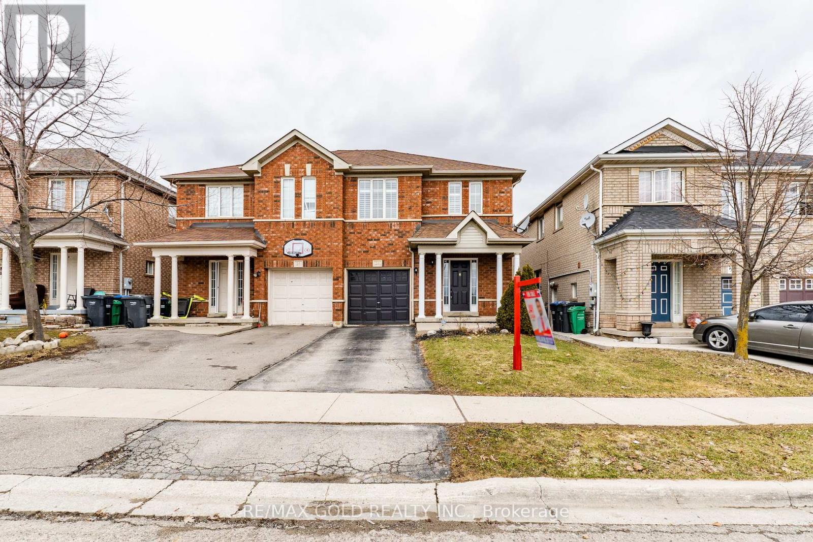 28 Rivermere Court, Brampton (Fletcher's Meadow), Ontario  L7A 1R4 - Photo 1 - W9267228