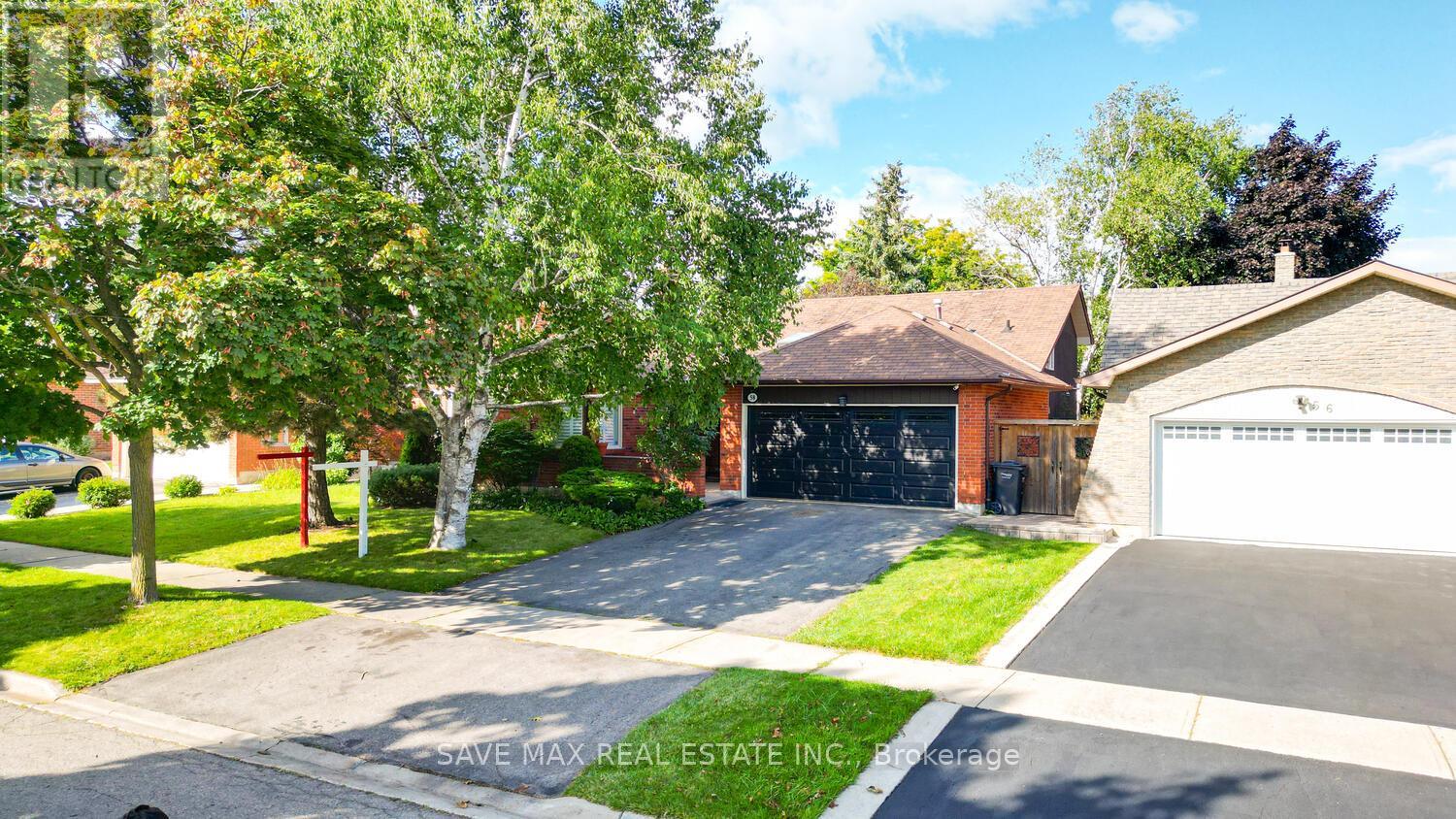 58 Blackthorn Lane, Brampton (Brampton North), Ontario  L6V 3K8 - Photo 2 - W9267317