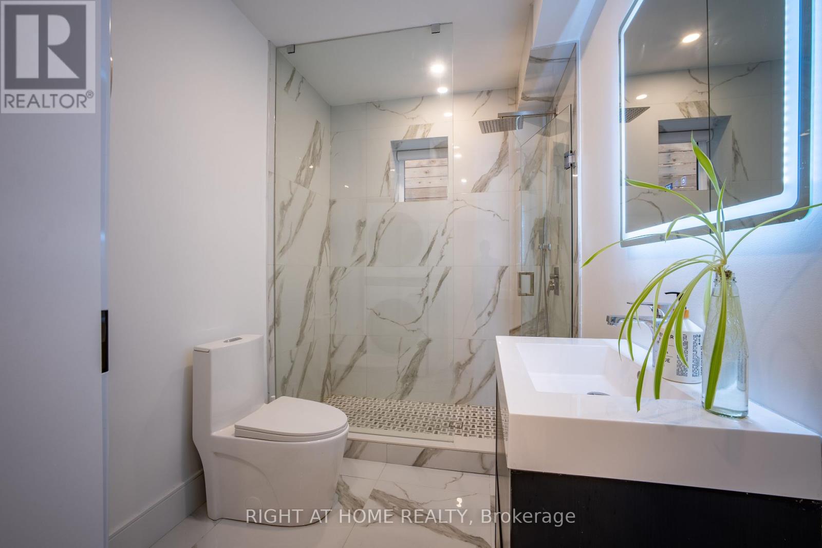 23 Chartwell Road, Toronto, Ontario  M8Z 4E9 - Photo 38 - W9267741