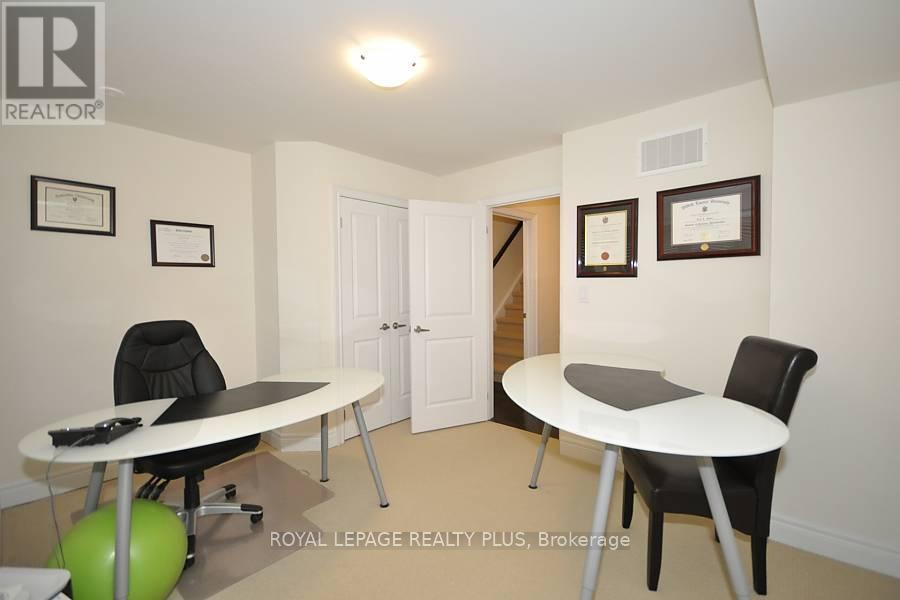 825c Oxford Street, Toronto (Mimico), Ontario  M8Z 0B3 - Photo 17 - W9267797